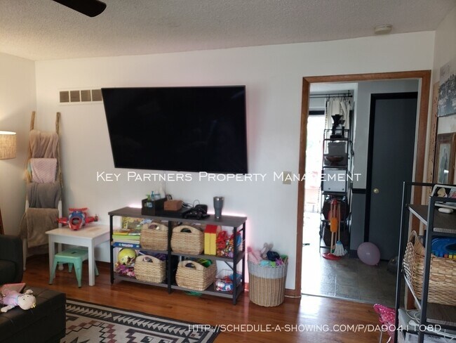 Building Photo - 1214 E Westerfield Pl - CUTE!