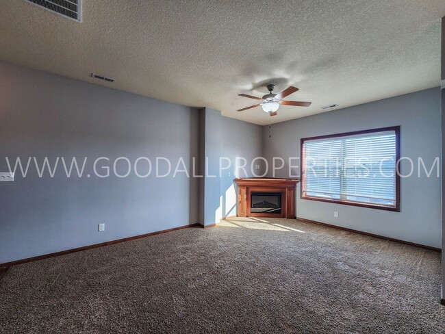 Foto del edificio - 2 bed 2 bath Condo in Ankeny!