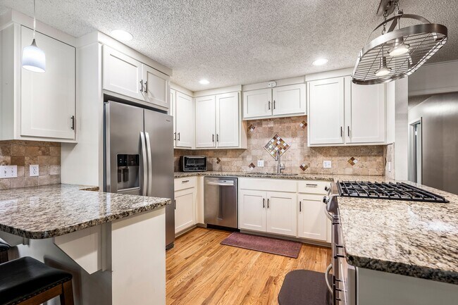 Foto del edificio - 2917 Mayberry Ln