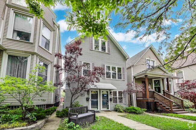 Building Photo - 2621 N Drake Ave