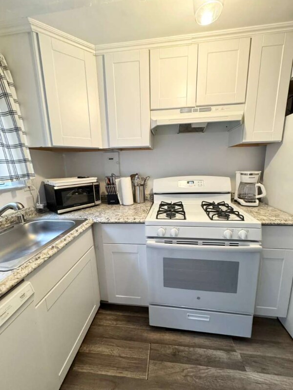 Foto del edificio - 6026 Barton Ave