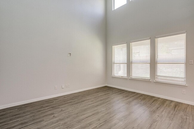 Building Photo - Amazing 2 Story Home in South Fort Worth, ...