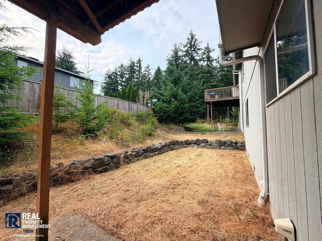 Building Photo - Spacious 4-Bedroom Home in Pine Ridge with Bonus Room