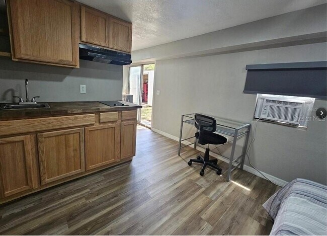 Foto del edificio - 5150 Boggy Creek Rd