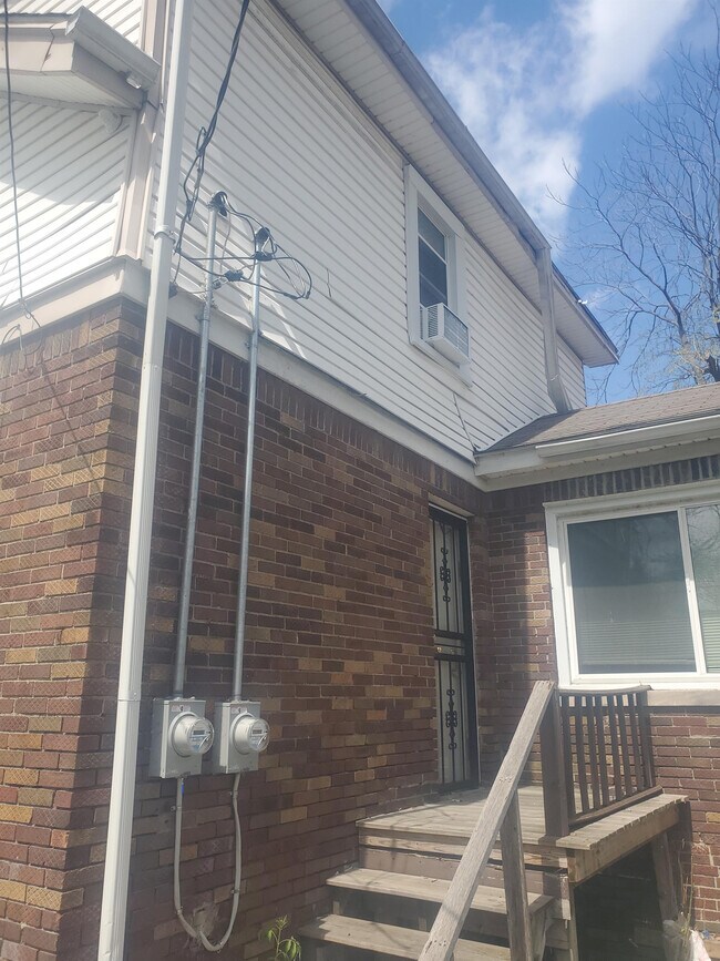 Foto del edificio - 15804 Indiana St