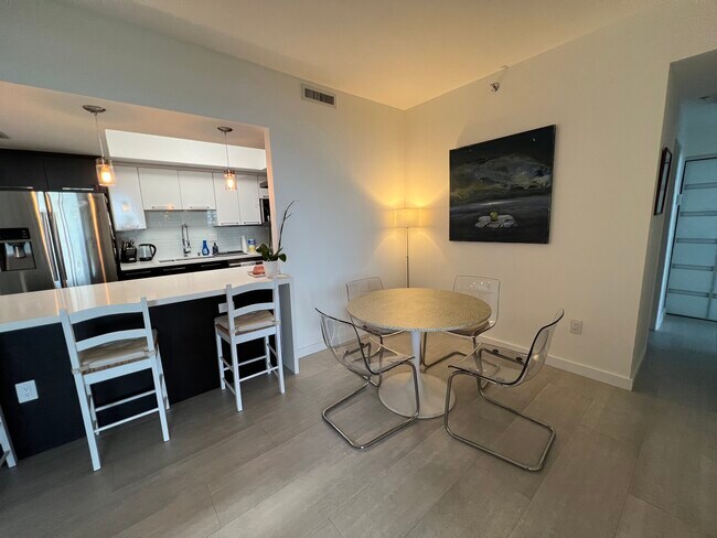 Foto del edificio - 9805 NW 52nd St