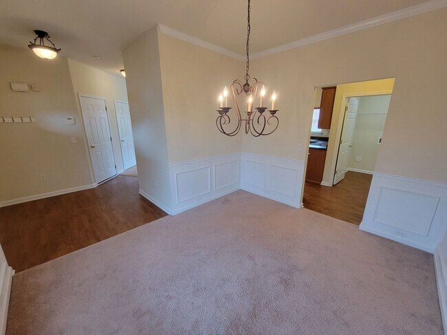 Foto del edificio - 4 bed, 2.5 Bath Home Available in Chartwel...