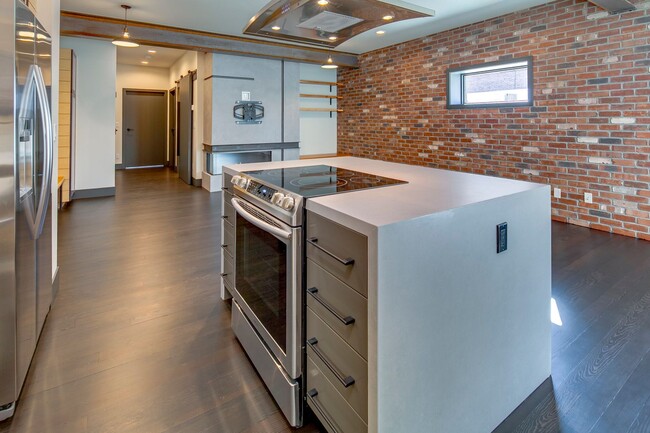 Foto del edificio - Four S Properties - 445 SW 6th St