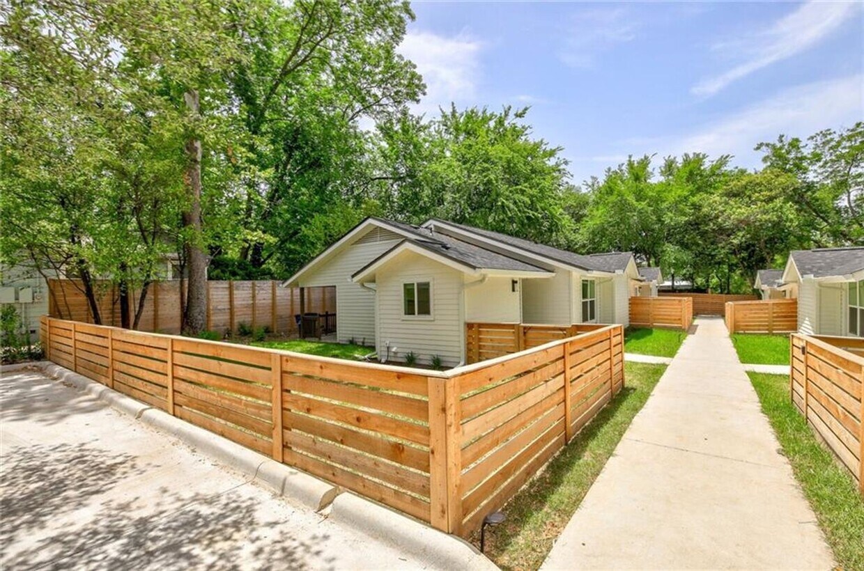 Photo - 511 E 50th St Unit A - Rare 1 story 3 bed 3 bath