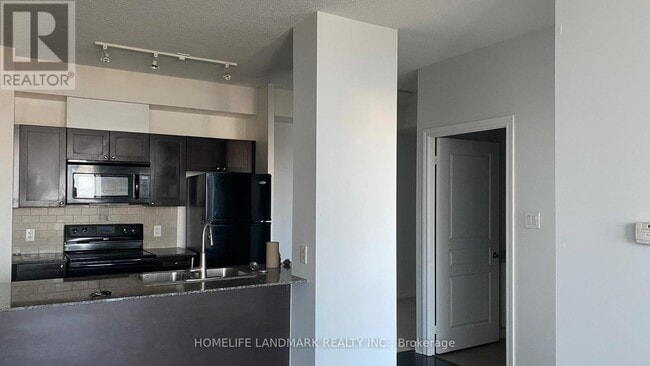 Building Photo - 3525-3525 Kariya Dr