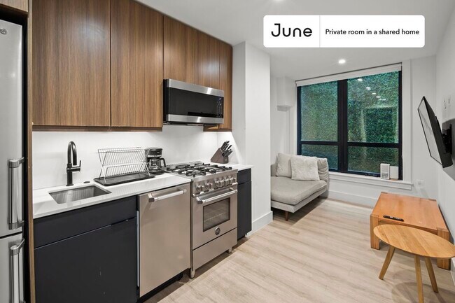 Building Photo - Room in Shared 3 bed/2 bath home in Dupont Circle