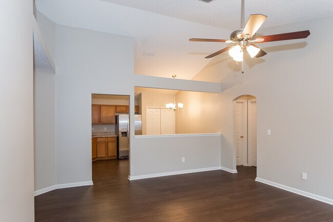 Foto del edificio - 2041 Hunters Trace Cir