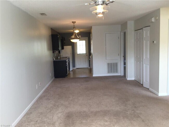 Building Photo - ***HALF OFF First full month of rent***