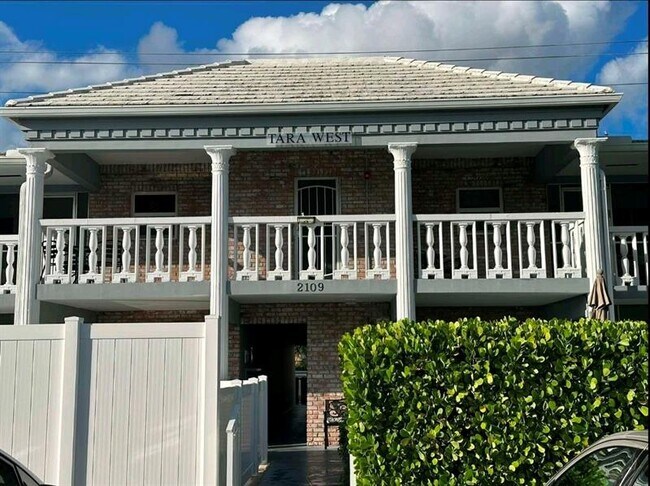 Foto del edificio - 2109 NE 68th St