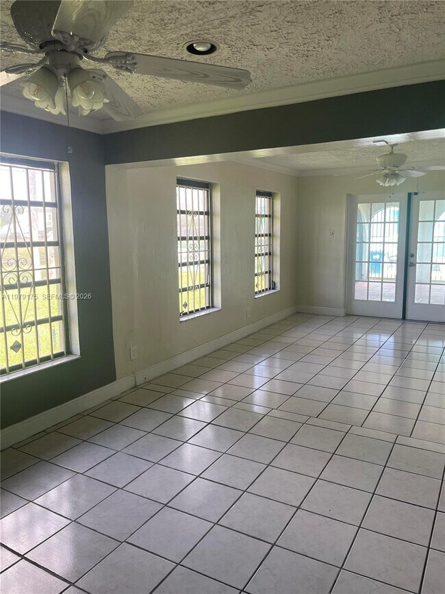 Foto del edificio - 3241 NW 154th Terrace