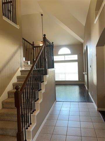 Building Photo - 613 Memorial Hill Way