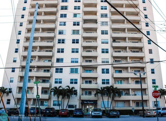 Foto del edificio - 900 NE 18th Ave