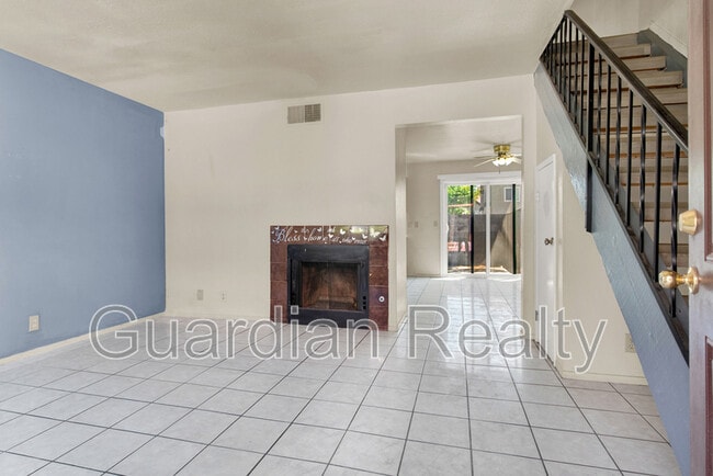 Building Photo - 4312 Lynnann