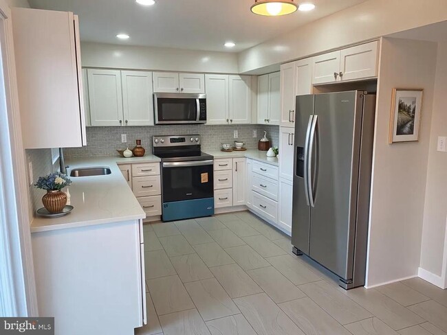 Building Photo - 2803 Barberry Ln
