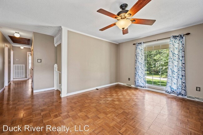 Building Photo - 4 br, 2.5 bath House - 209 Hampton Rd