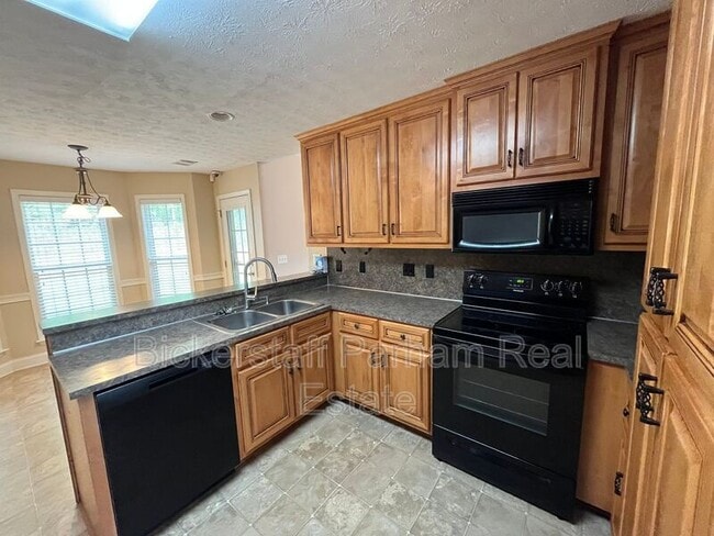 Building Photo - 6031 Broadstone Ct