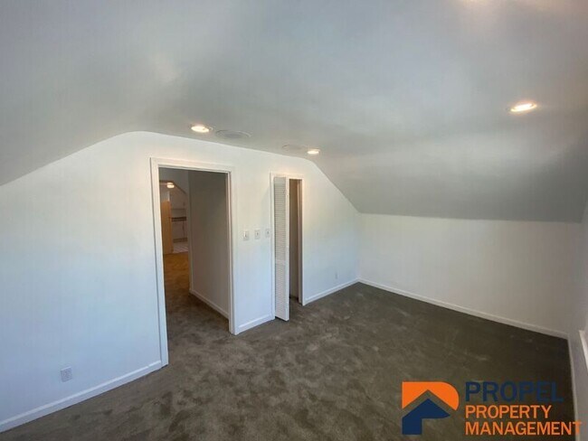 Foto del edificio - 8137 Macomb St