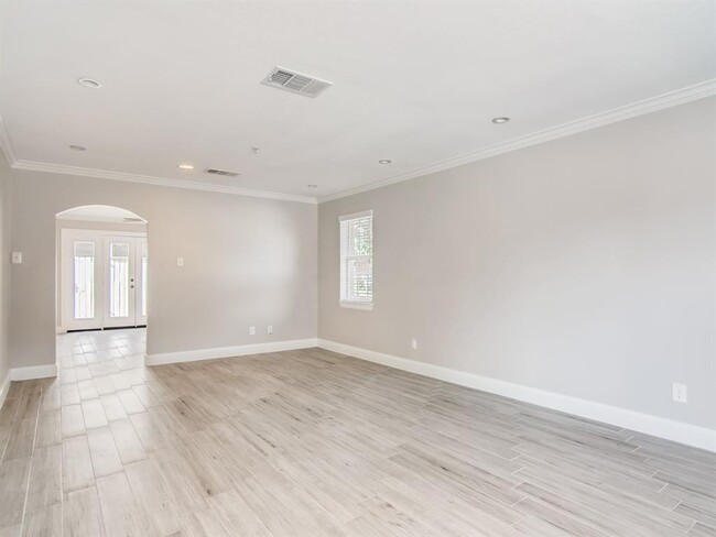 Building Photo - 12673 Rip Van Winkle Dr