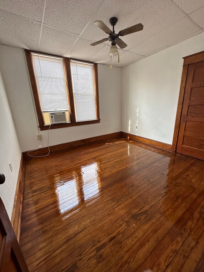 Foto del edificio - 239 N Stratton St