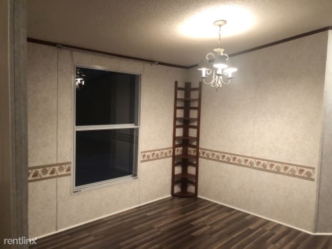 Foto del edificio - 3 br, 2 bath House - 214 Sandy Rd