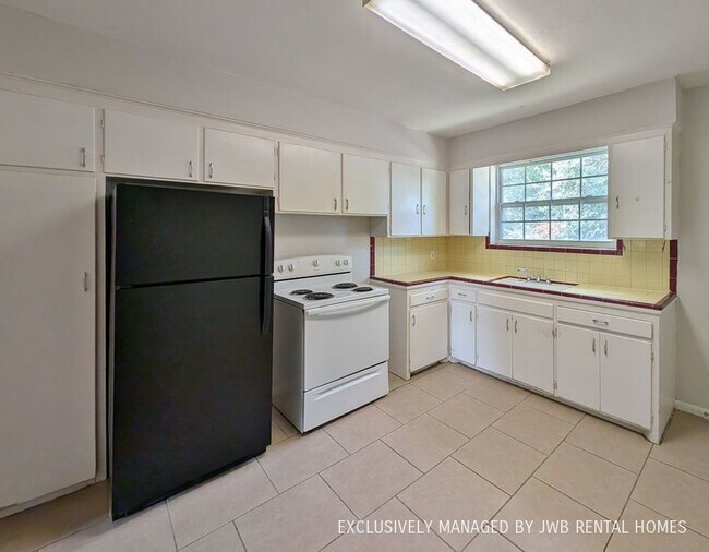 Building Photo - 3136 Belden St