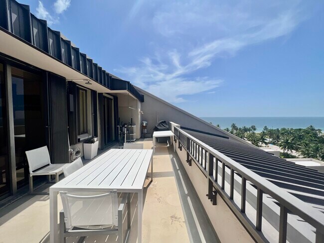 Foto del edificio - 201 Crandon Blvd