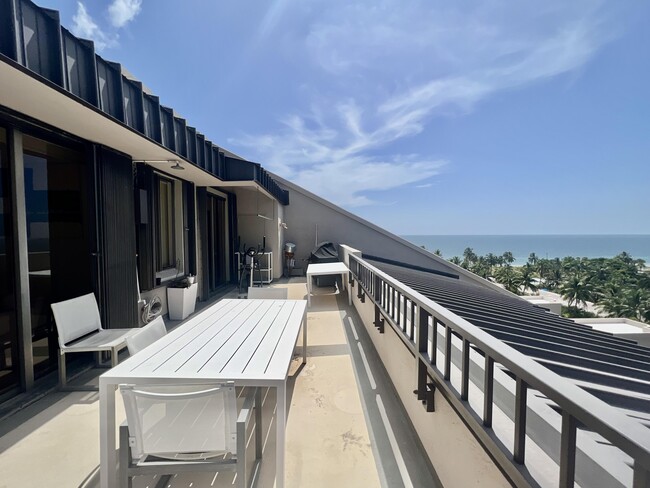 Building Photo - 201 Crandon Blvd