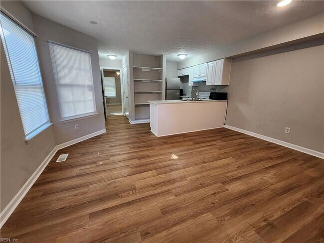 Foto del edificio - 431 Lester Rd