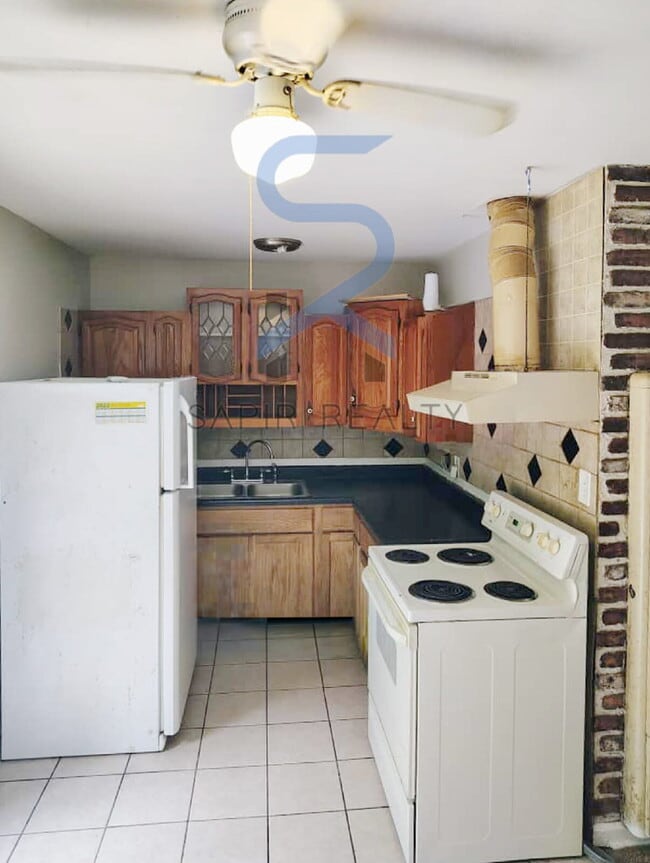 Building Photo - 4458 Pinedale Dr