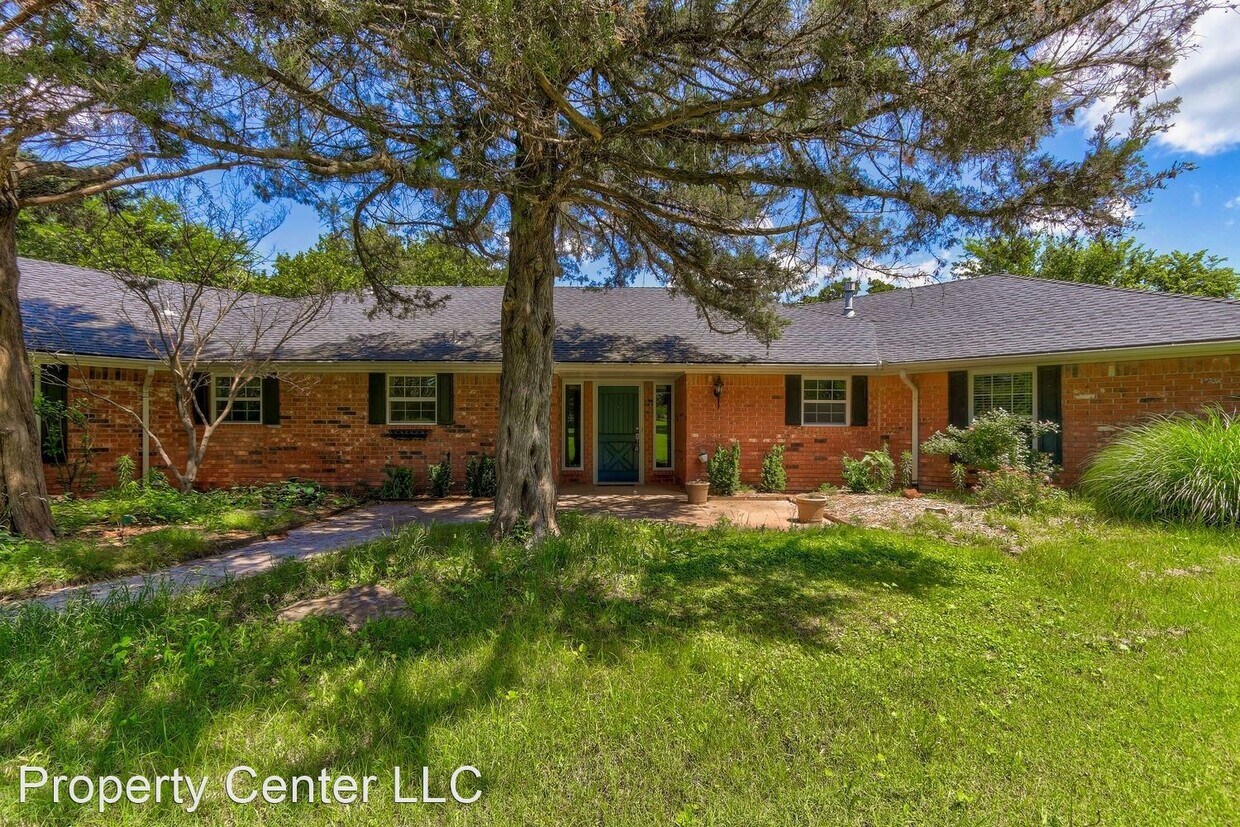 Primary Photo - 4 br, 3 bath House - 2801 Twelve Oaks