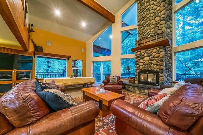 Foto del edificio - Amazing fully furnished lodge style home n...