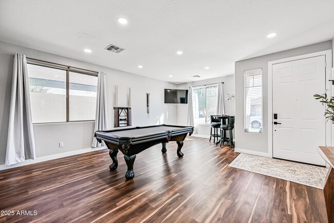 Building Photo - 3156 E Country Shadows St