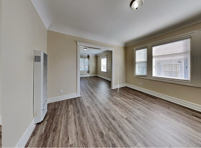 Building Photo - 655 Waverly Dr