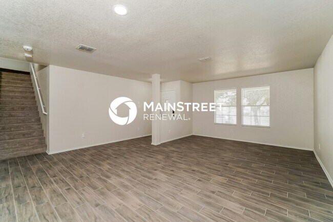 Building Photo - 4 Bedroom Pet-Friendly Home in SCHERTZ, TX with Main Street Renewal