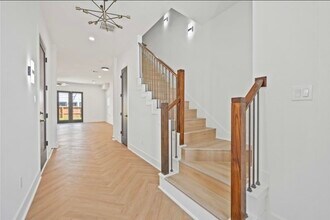 Building Photo - 4117 Shelby Cir