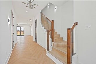 Building Photo - 4117 Shelby Cir