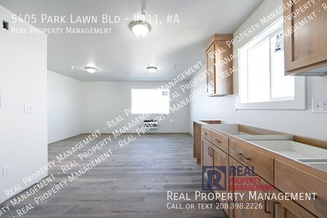 Foto del edificio - 5405 Park Lawn Dr