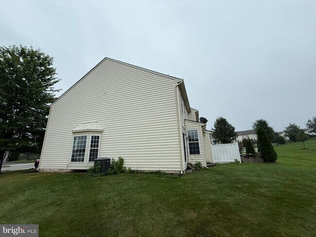 Building Photo - 85 N Savanna Dr
