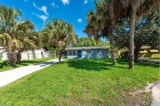 Building Photo - 1040 NW 23rd Terrace