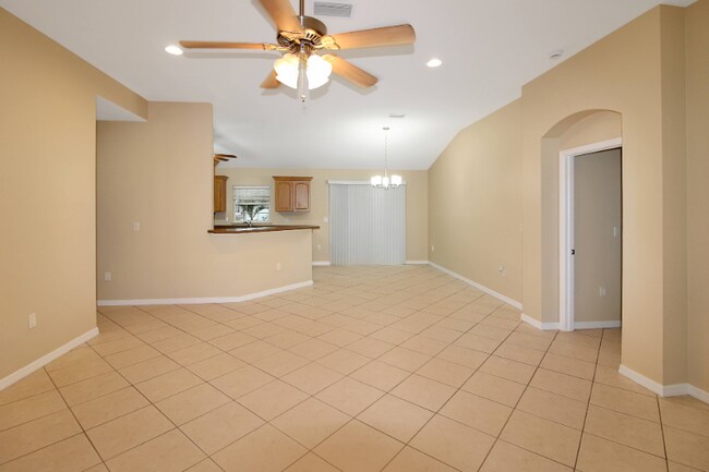 Foto del edificio - 3265 W Price Blvd