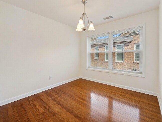 Foto del edificio - 6535 N Mozart St