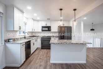 Building Photo - 893 N 500 E