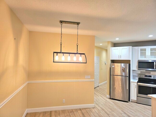 Foto del edificio - 8335 Mulligan Cir