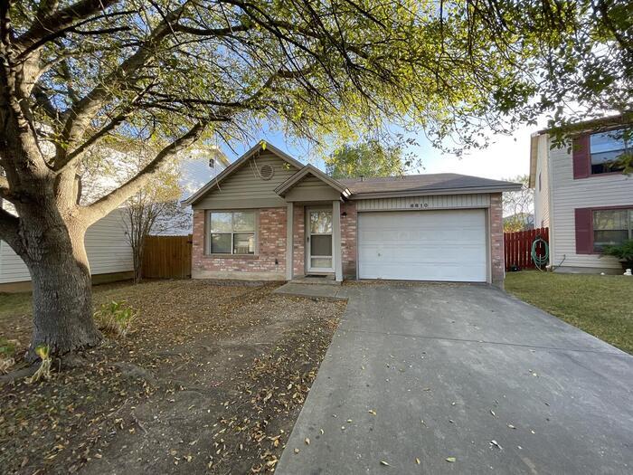 Primary Photo - 6810 Misty Field Dr