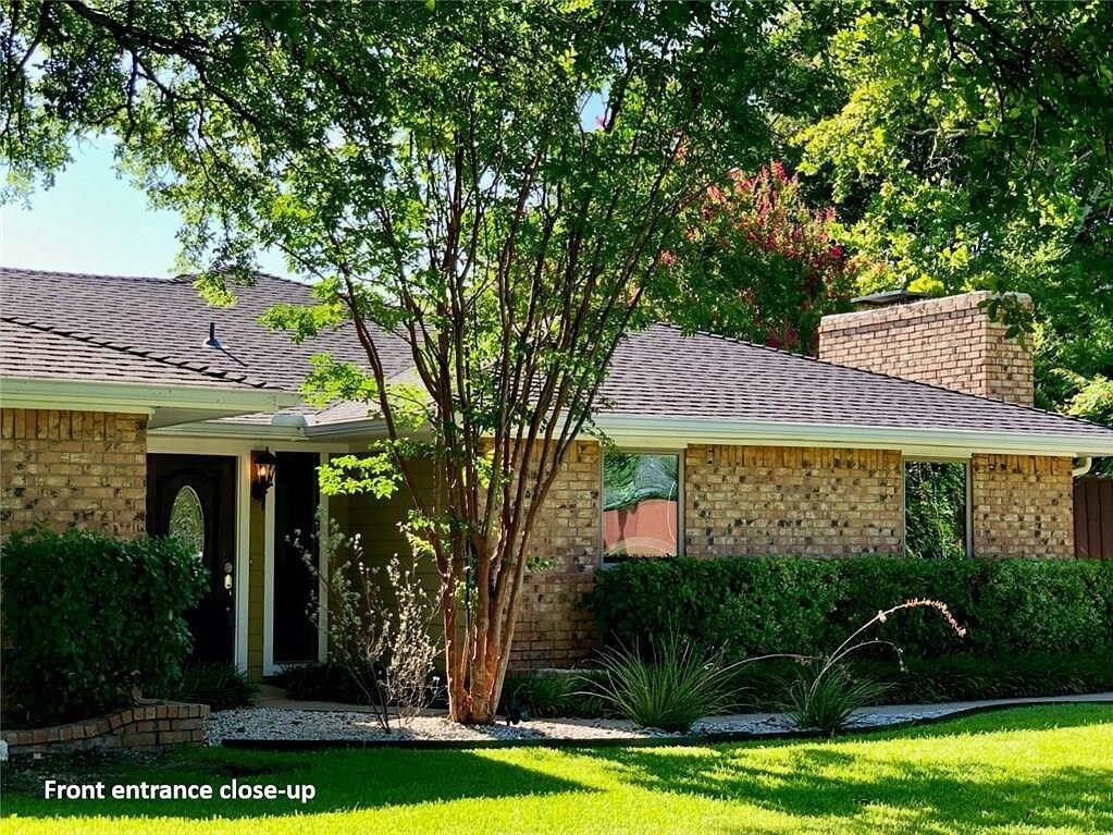 Primary Photo - 512 Oakcrest Ln